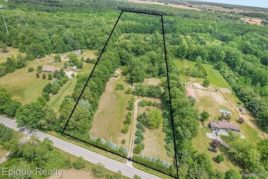 Boundary lines approx. Tons of useable land!