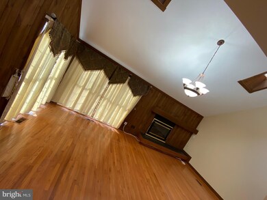 10017 Beacon Pond Ln, Burke, VA 22015 - photo 4