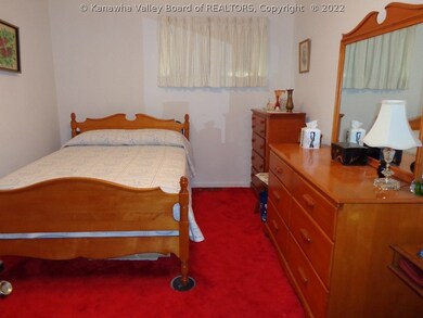 469 16th St, Dunbar, WV 25064 - photo 4