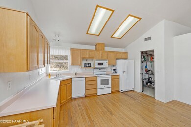 006_Kitchen
