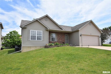11404 N Casey Ct, Dunlap, IL 61525 - photo 2
