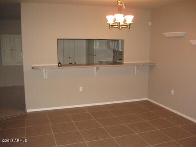 Dining Area and Breakfast Bar