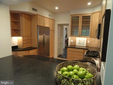 711 W University Pkwy, Baltimore, MD 21210 - photo 2