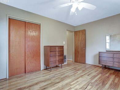 Bedroom, Primary