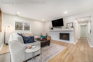 102 Pinewood Cir, Plymouth, MI 48170 - photo 4