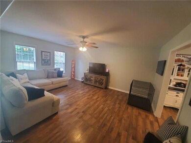 1045 Robbins St, Asheboro, NC 27203 - photo 5
