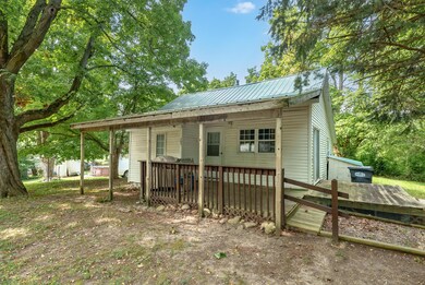 Chestnut_St_102_Bloomingdale-1