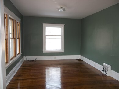 6 Living Room