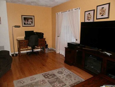 207 Holley Ln unit 207, Woonsocket, RI 02895 - photo 5