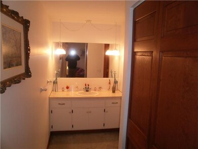 Master Bath/Spa. Master bedroom vanity.
