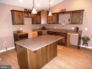 723 Shook Ct W, Greencastle, PA 17225 - photo 4