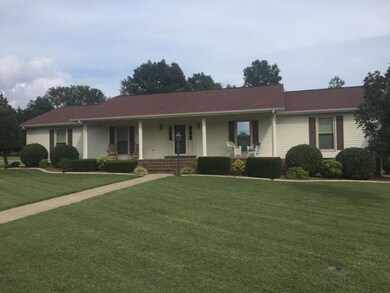 124 Idle Dr, Shelbyville, TN 37160 - photo 2