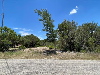 2611 Creekview Dr, Granbury, TX 76048 - photo 4