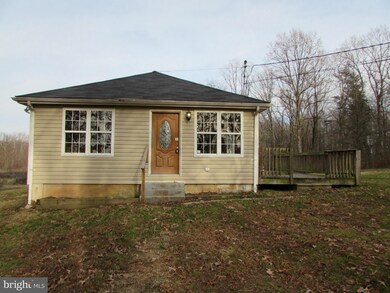 905 Hill Rd, Hyattsville, MD 20785 - photo 2