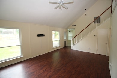 1403 Edinburgh Dr, Friendswood, TX 77546 - photo 4