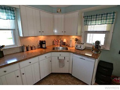 Kitchen Undercounter lighting shows off the tile b