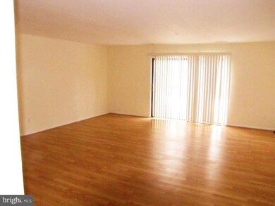 6 Alanbrooke Ct, Towson, MD 21204 - photo 3