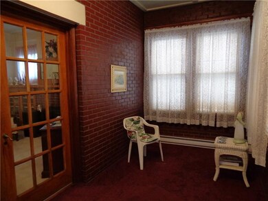 HEATED SUNROOM