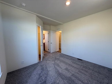 946 SE 10th St unit 60, Madras, OR 97741 - photo 7