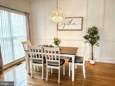 9353 Cougar Ct, Manassas Park, VA 20111 - photo 5