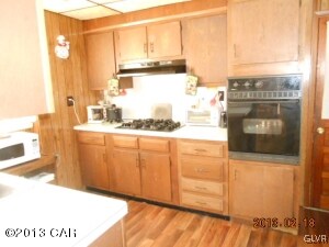 321 Packer St, Weatherly, PA 18255 - photo 5