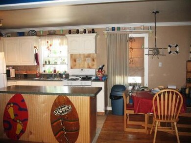 Breakfast Nook & Kitchen