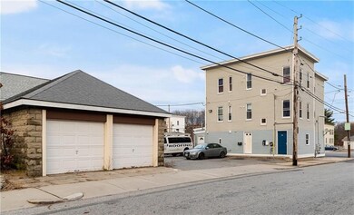 538 Wood Ave, Woonsocket, RI 02895 - photo 3