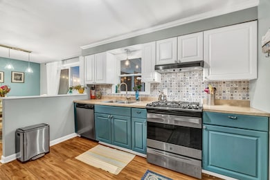 17-web-or-mls-39-thompson-st