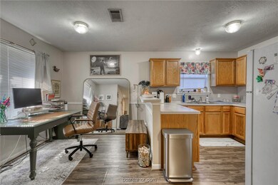 1204 Webhollow Cir unit A, Bryan, TX 77801 - photo 5