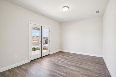 1136 Crenshaw Rd, Galt, CA 95632 - photo 4