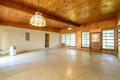 Large living area, high ceilings