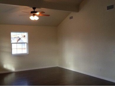 Living Room / vaulted ceilings