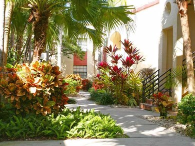 3571 Magellan Cir unit 3474, Miami, FL 33180 - photo 2