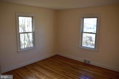 1014 W Virginia Ave, Martinsburg, WV 25401 - photo 5