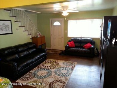 922 Dimmick St, Scranton, PA 18519 - photo 4