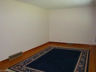 550 Foxfire Rd, Asheboro, NC 27205 - photo 5