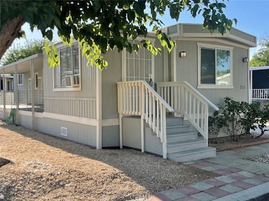 43850 20th St E unit Spc 211, Lancaster, CA 93535 - photo 2