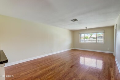 10-E Westchester Dr-010
