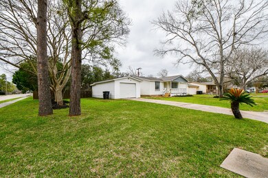 1620 Casa Ct, Alvin, TX 77511 - photo 7