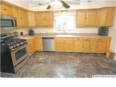 427 Melrose Way, Aberdeen, NJ 07721 - photo 3