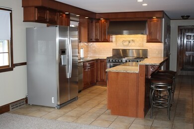 579  - 581 Fuller, Ludlow, MA 01056 - photo 7