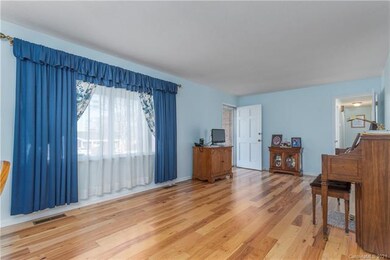 29 Fieldcrest Cir, Asheville, NC 28806 - photo 4