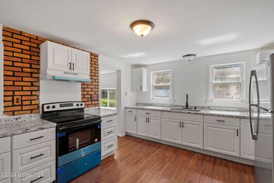 341 South St, Rensselaer, NY 12144 - photo 5