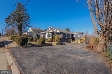 208 Elizabeth Ave, Brooklyn, MD 21225 - photo 2