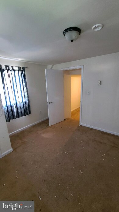 337 N Locust St, Hagerstown, MD 21740 - photo 5