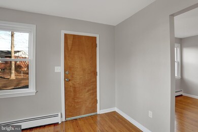 10825 Crest St, Fairfax, VA 22030 - photo 5