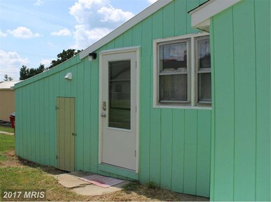 227 Cumberland St, Clear Spring, MD 21722 - photo 2
