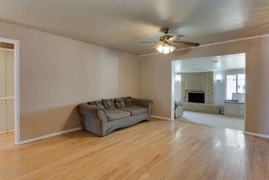 2933 W Highland Ave Phoenix AZ 85017 Liv