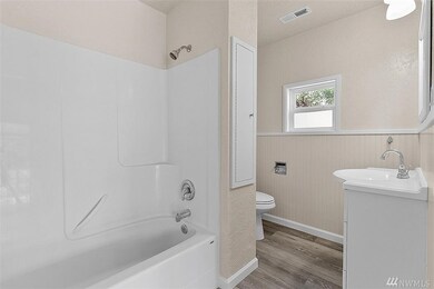 301 Longmire St NW, Yelm, WA 98597 - photo 6