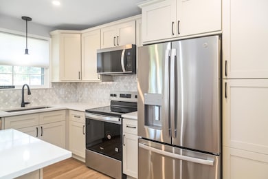 1261 Hampshire Rd, Charleston, SC 29412 - photo 5